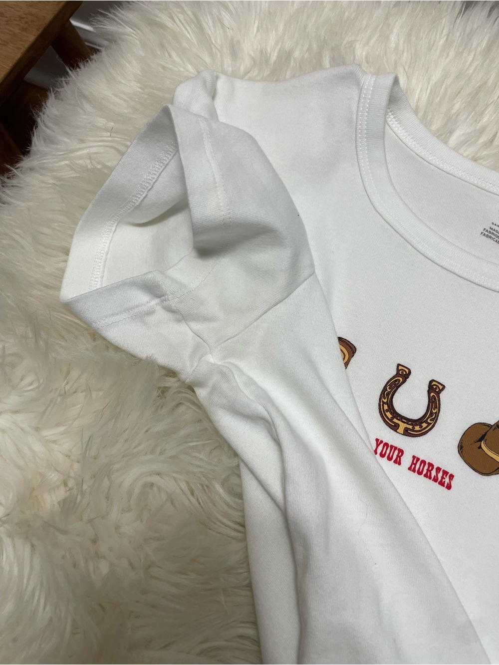 Levi's “Hold Your Horses” Logo Tee - Picture 4 of 6